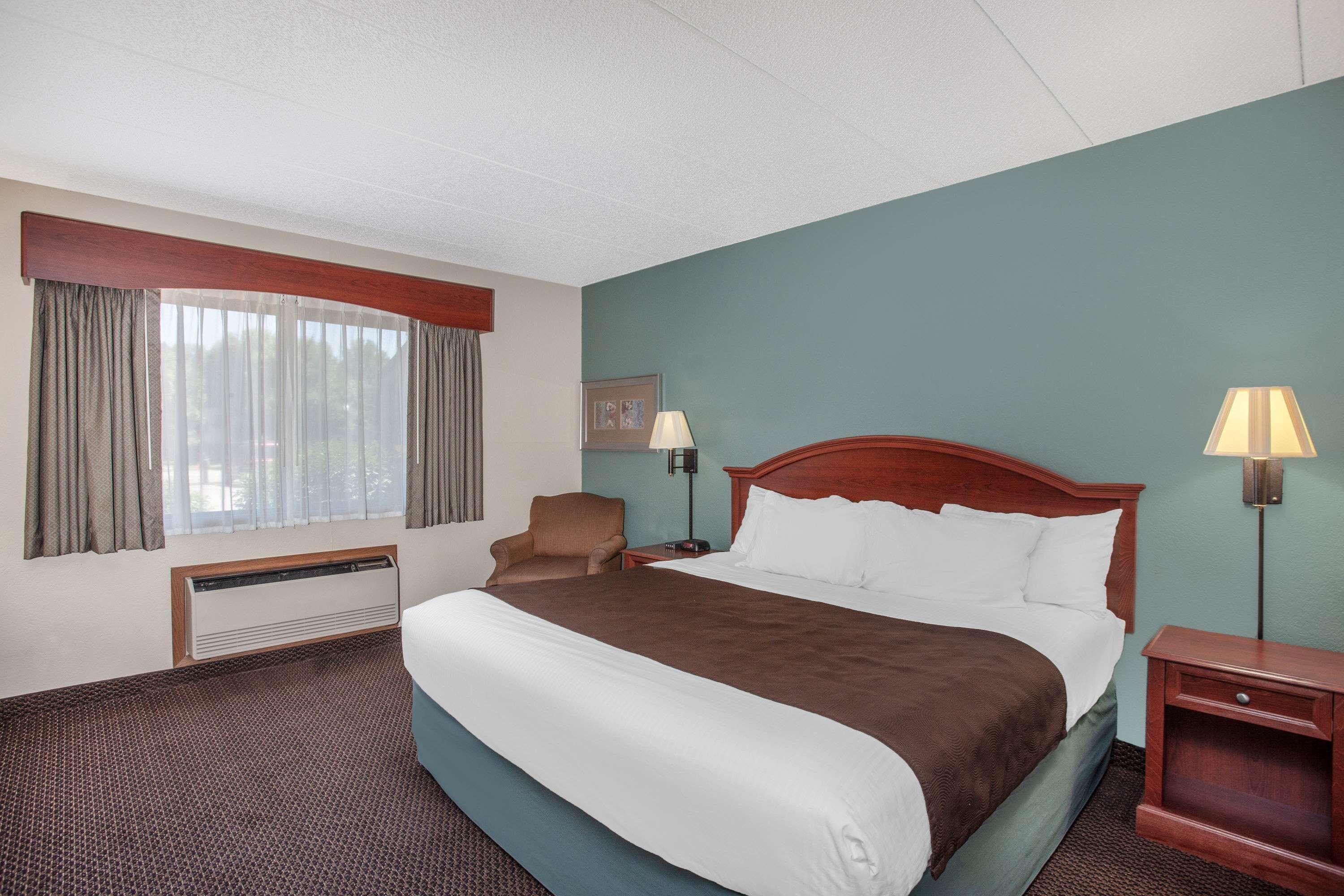 Americinn By Wyndham St. Peter Экстерьер фото